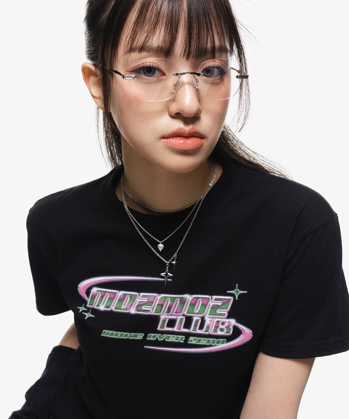 모즈모즈(MOZMOZ) Y2K로고 세미크롭 반팔티셔츠 블랙