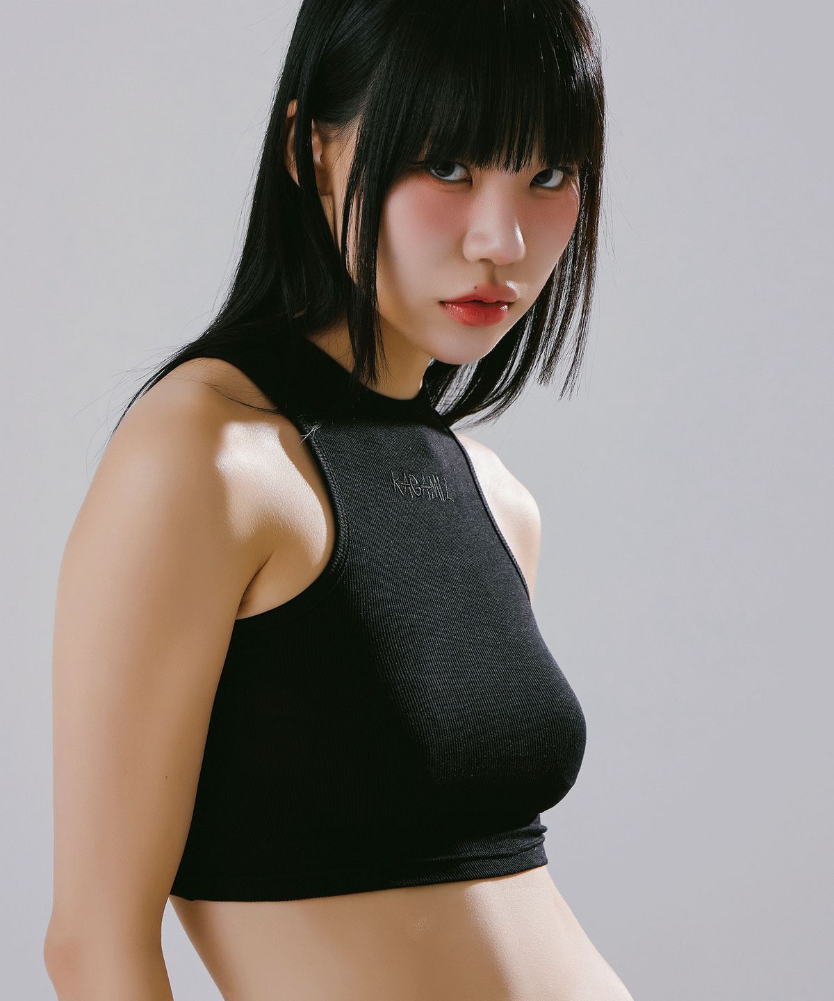 카가미엘(KAGAMI.L) BASIC CROP SLEEVELESS BLACK