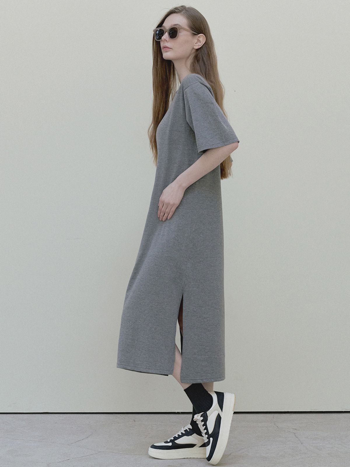 아방(AVANT-G) Dart Sleeve Logo Long Dress - charcoal