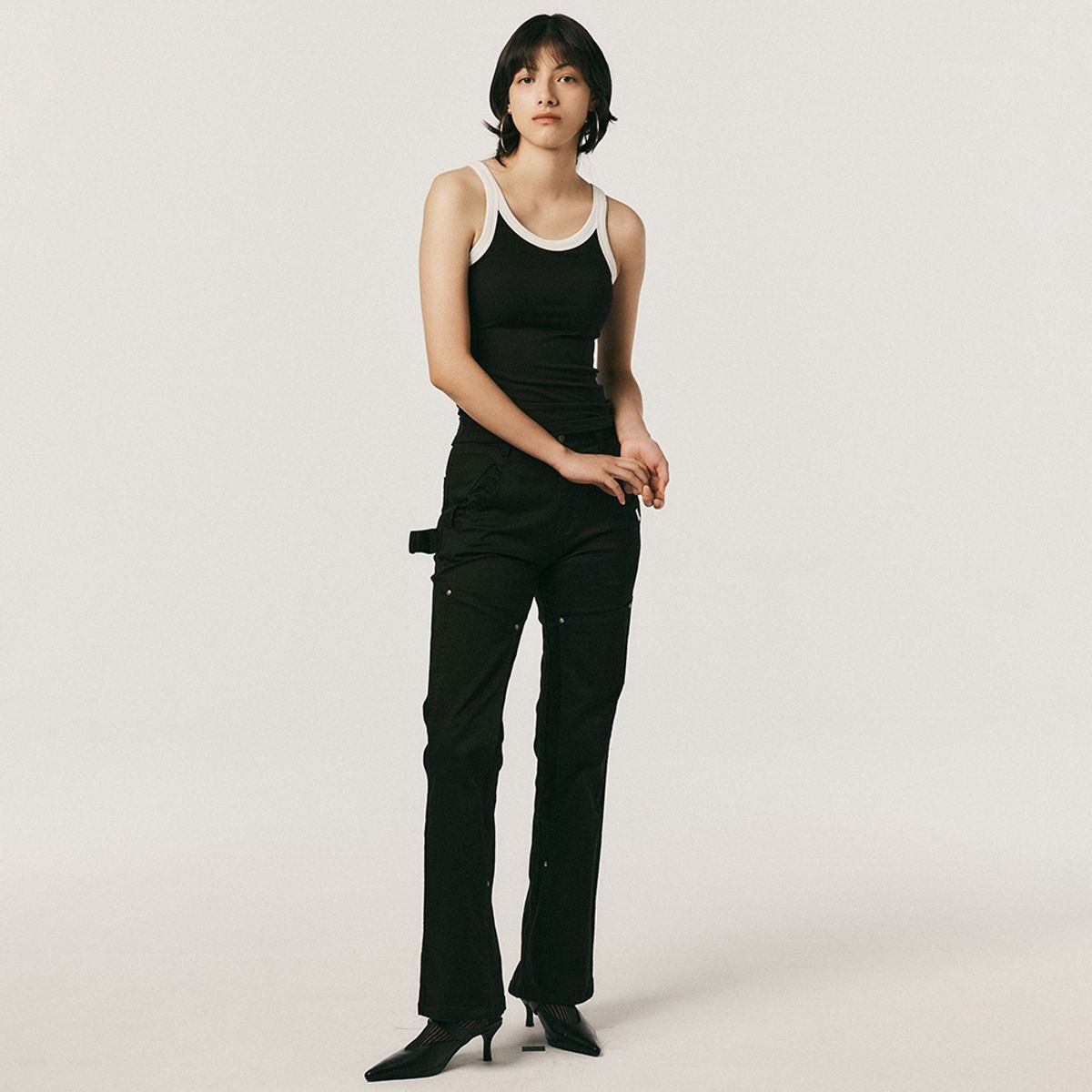 에이앤레이(AEIREI) AR_Back zipper design pants