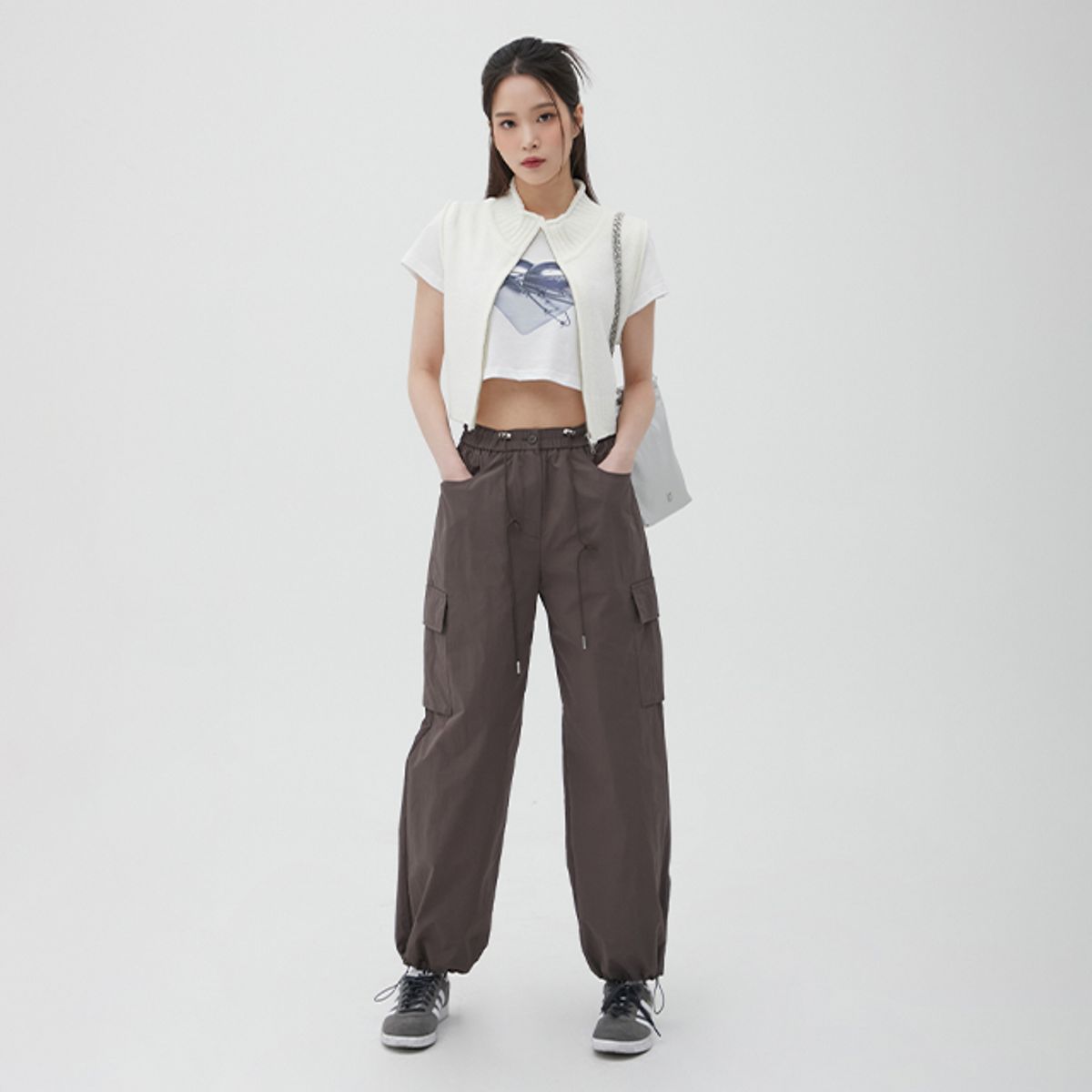 랩(LAP) 부클 크롭 집업 니트 베스트 AQ1KV360