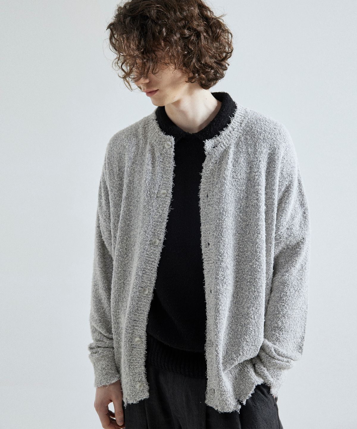 왓에버위원트(WHATEVERWEWANT) DESTROYED ROUND CARDIGAN [GRAY]