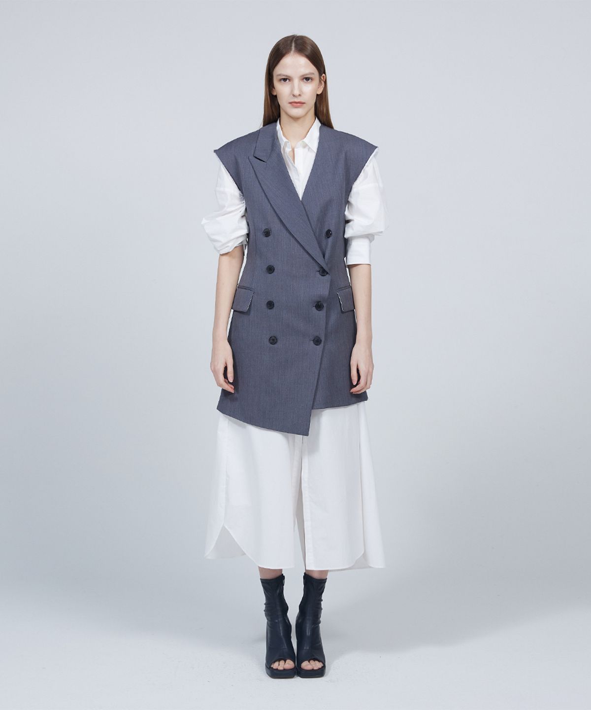 므아므(MMAM) Signature back slit sleeveless dress