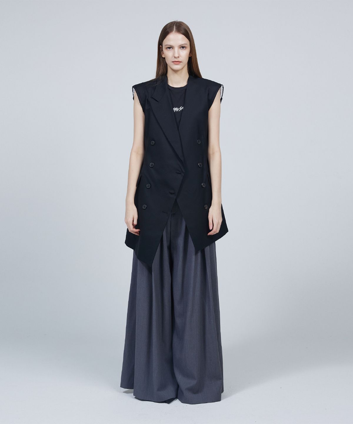 므아므(MMAM) Signature back slit sleeveless dress