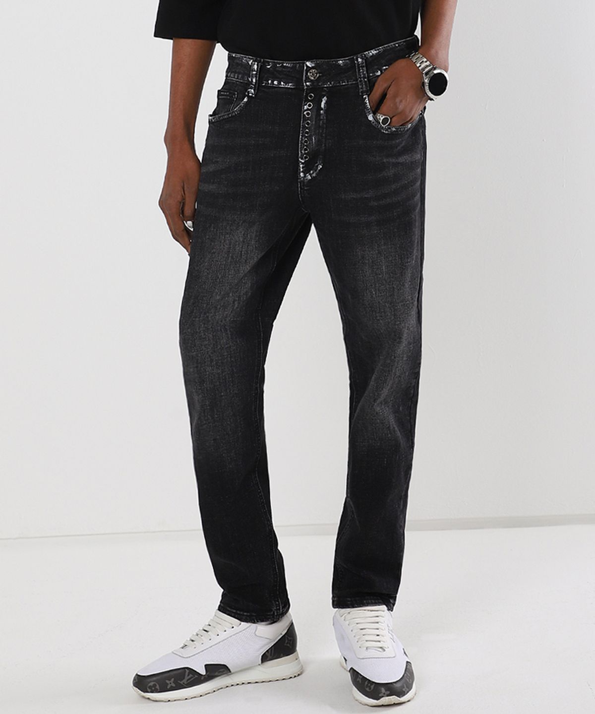 스트라이크(STRIKE) Slub Black Wash Eyelet Jeans (SLIM)
