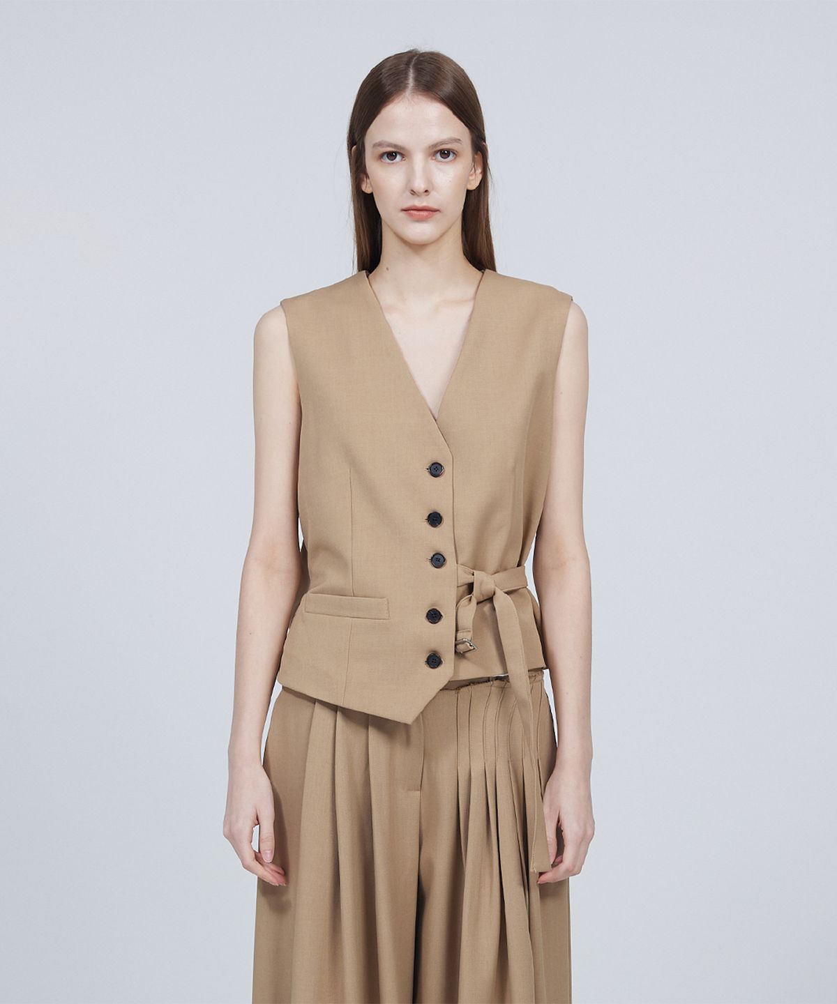 므아므(MMAM) [ESSENTIAL] Side strap button vest