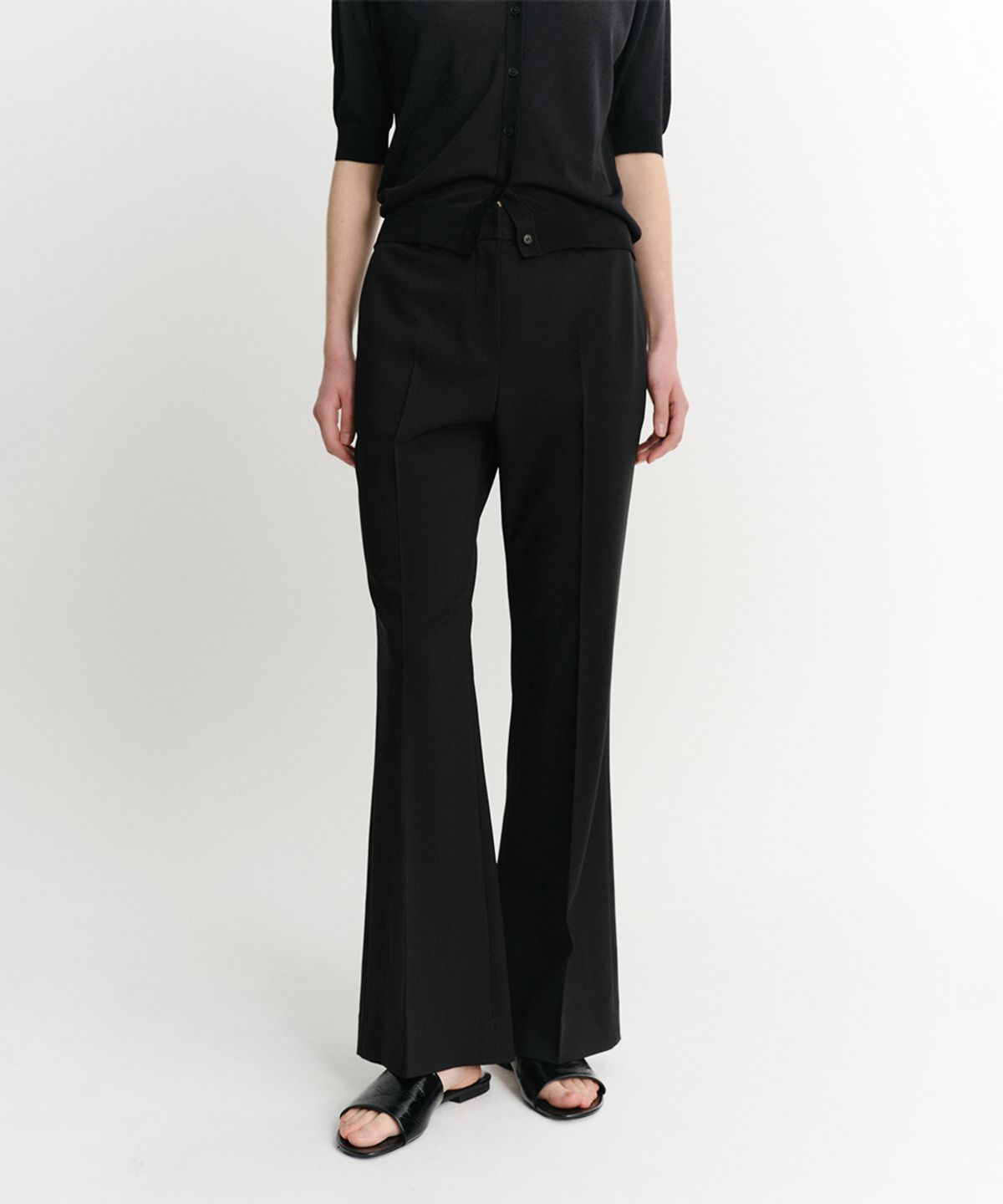 이아(EAAH) BELL BOTTOM PANTS (BLACK)