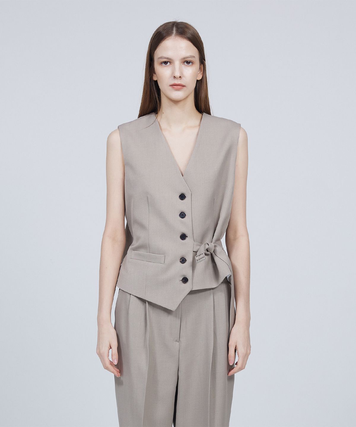 므아므(MMAM) [ESSENTIAL] Side strap button vest