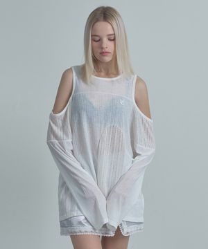 off-shoulder loose T-shirt-Ivory