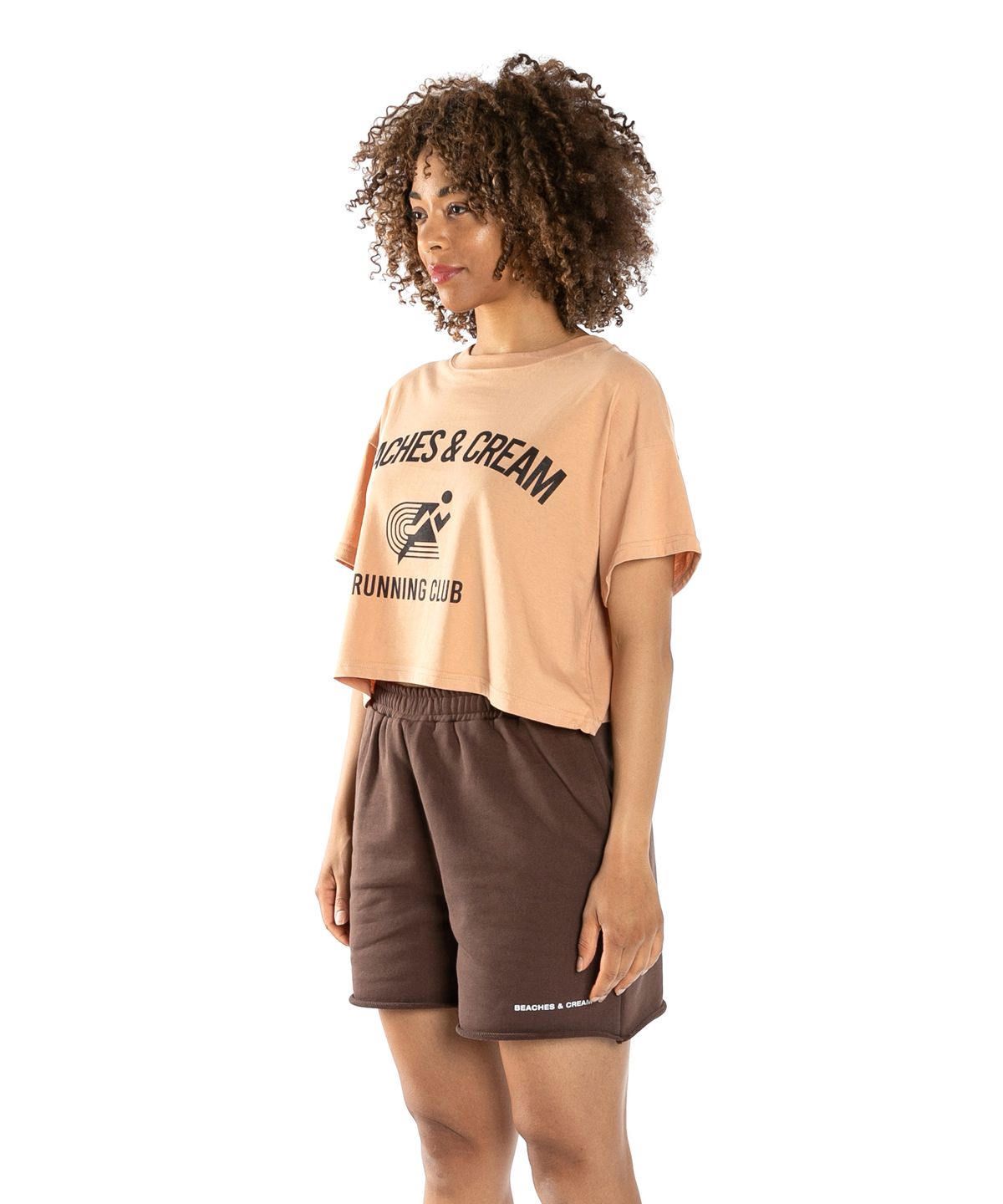 비치스앤크림(BEACHESANDCREAM) [CROP FIT]RUNNING CLUB SHORT SLEEVES-PITCH