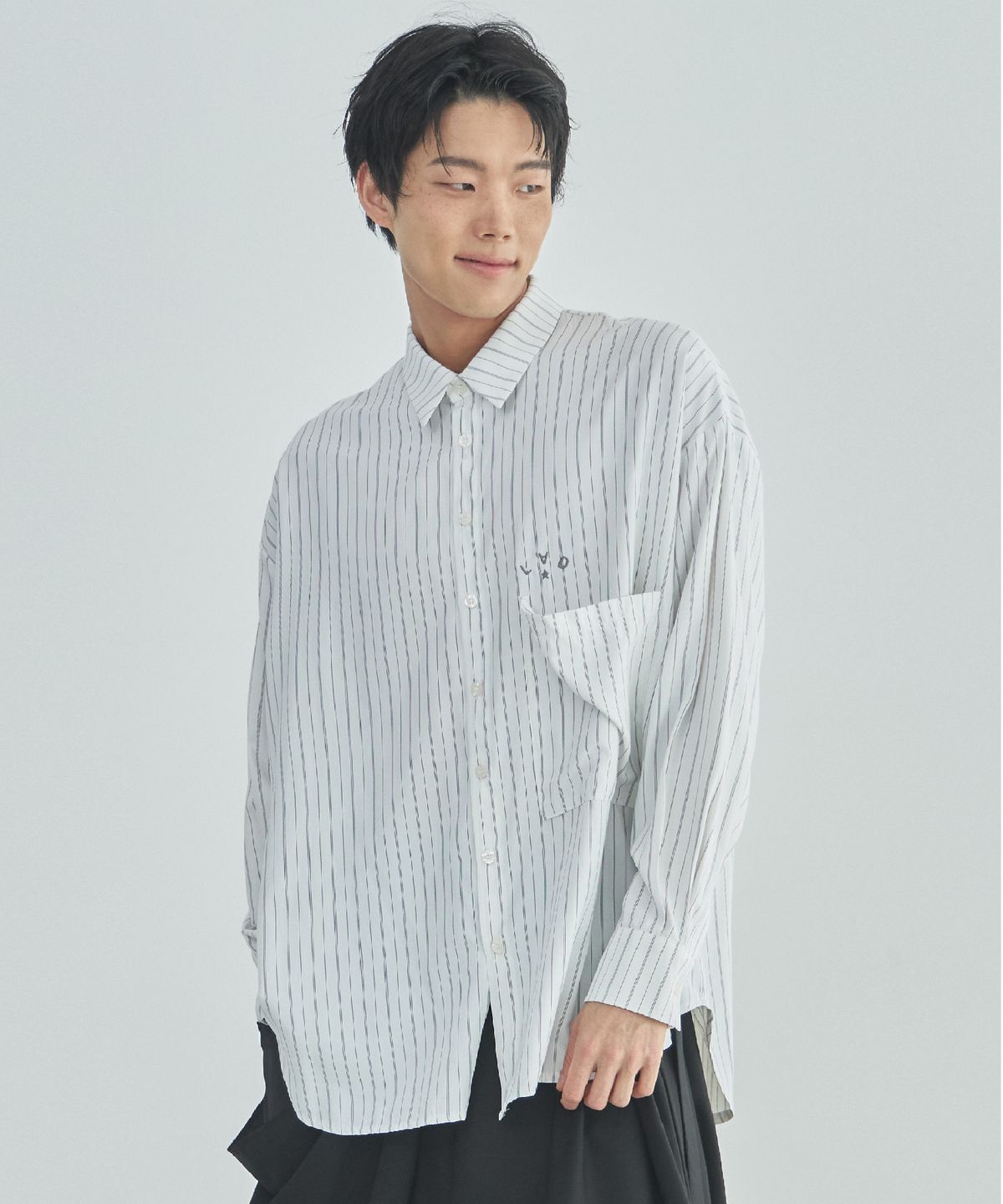라드에디션(LAD EDITION) 빅포켓 스트라이프 셔츠_화이트