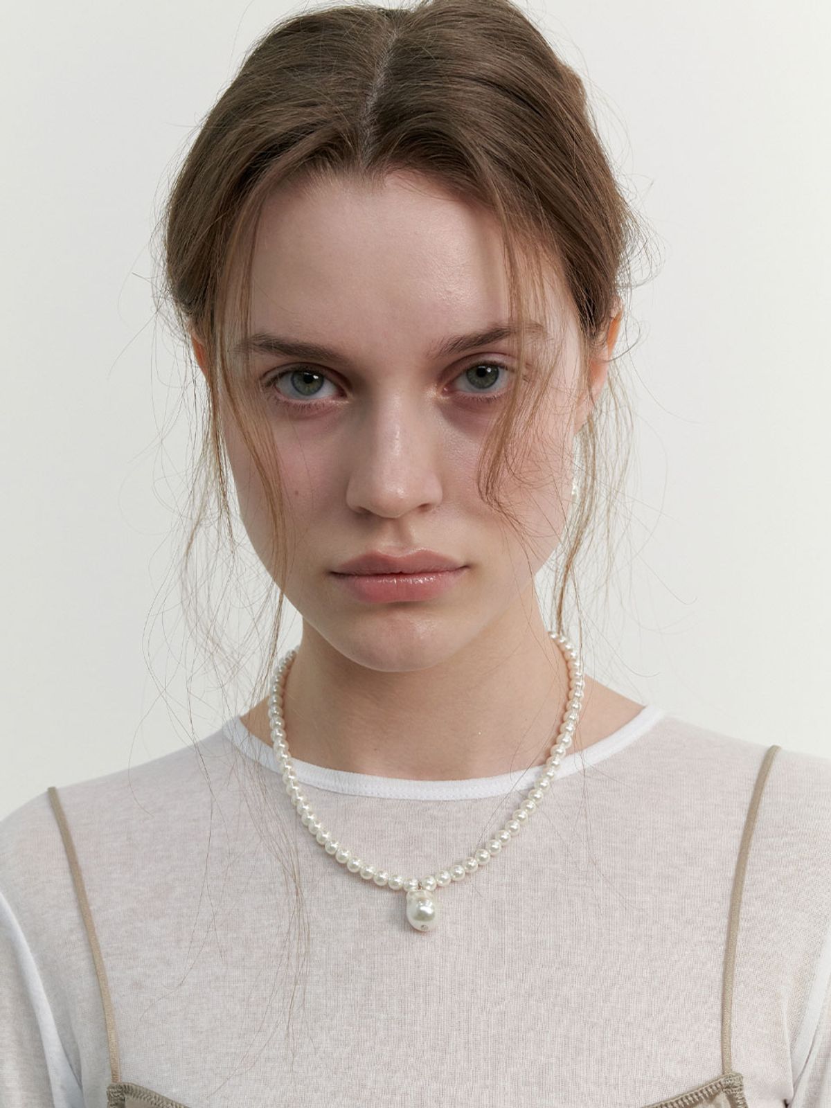 러브미몬스터(LOVE ME MONSTER) Baroque Pearl Charm Bold Necklace (L241MNK020)
