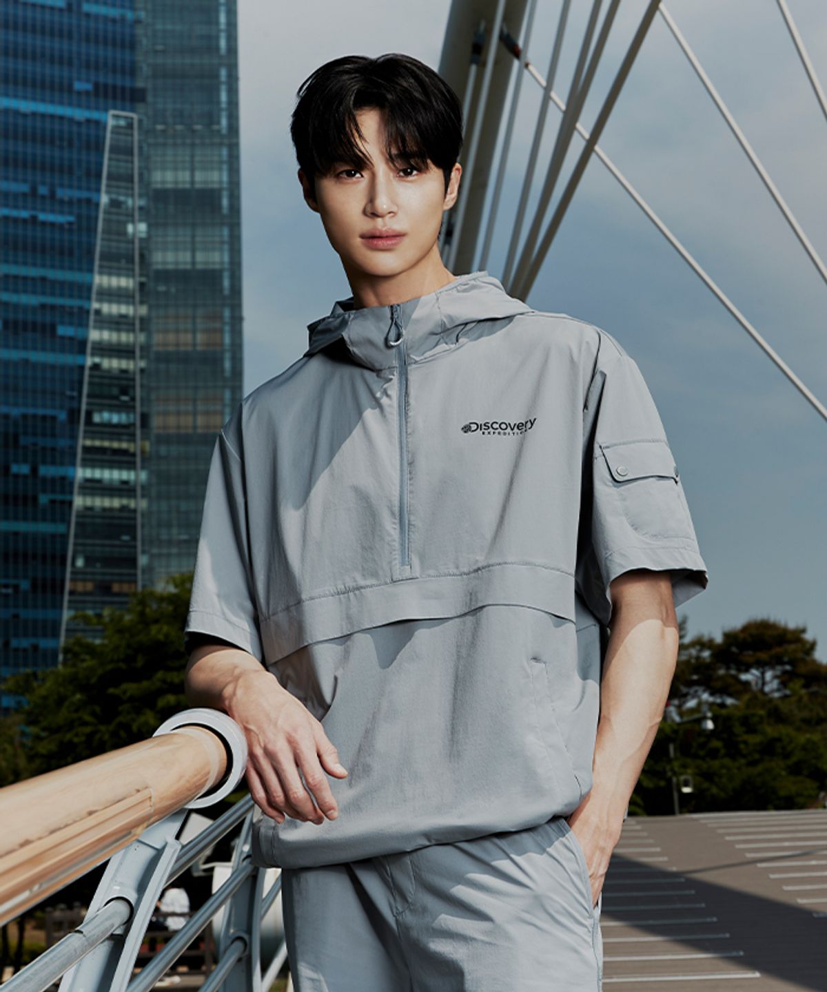 디스커버리 익스페디션(DISCOVERY EXPEDITION) 우븐 폴튼 반팔 후디드 아노락 (GREY)