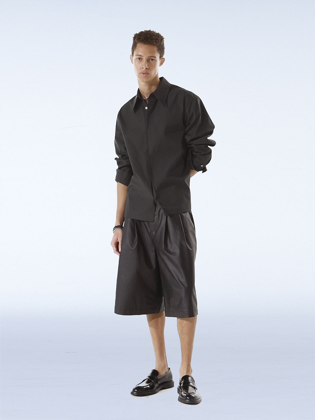 더발론(THE BALLON) FAUX LEATHER PLEATED SHORTS - BLACK
