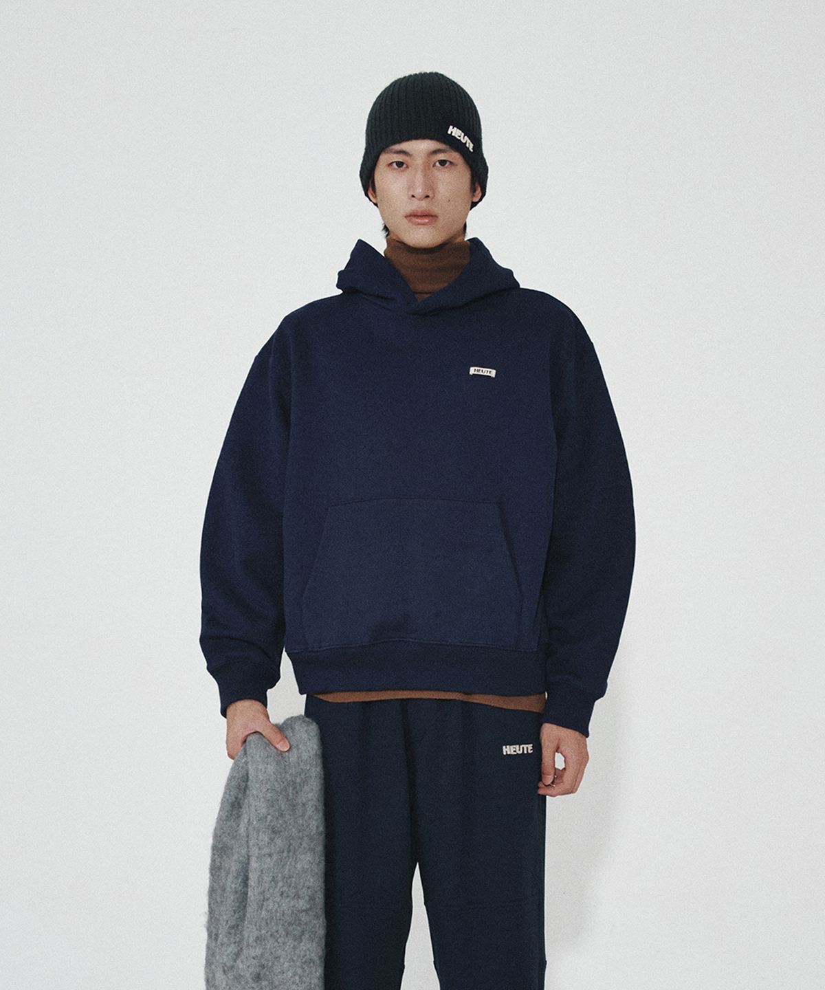 호이테(HEUTE) HET HOODIE SWEATSHIRT (NAVY)