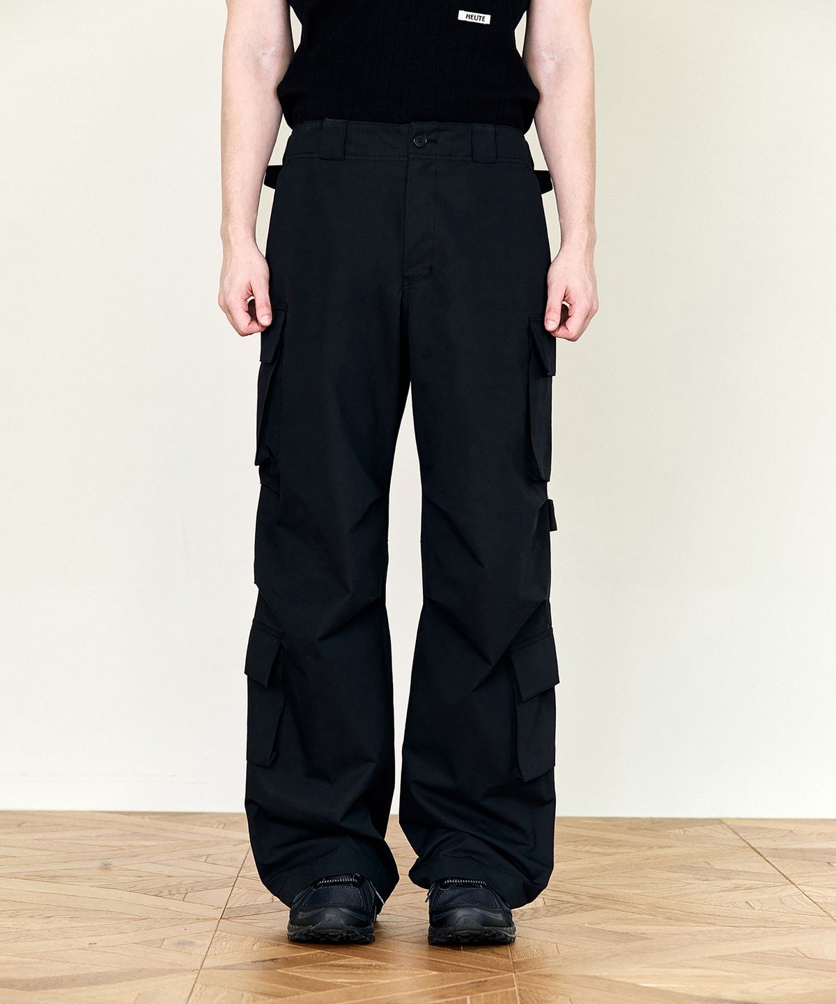 호이테(HEUTE) HET STRAP COTTON CARGO PANTS (BLACK)