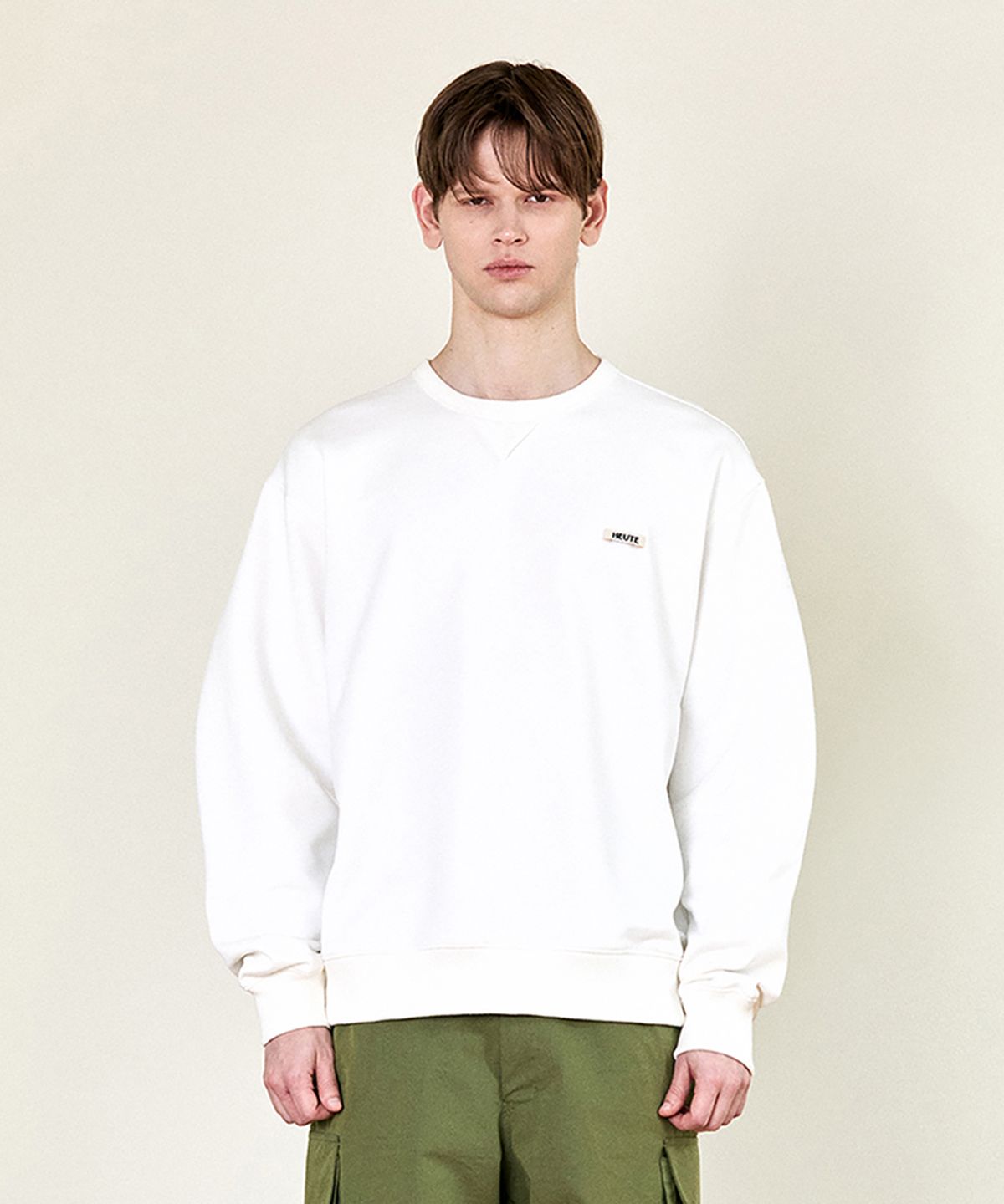 호이테(HEUTE) HET TRIANGLE SWEATSHIRT (WHITE)