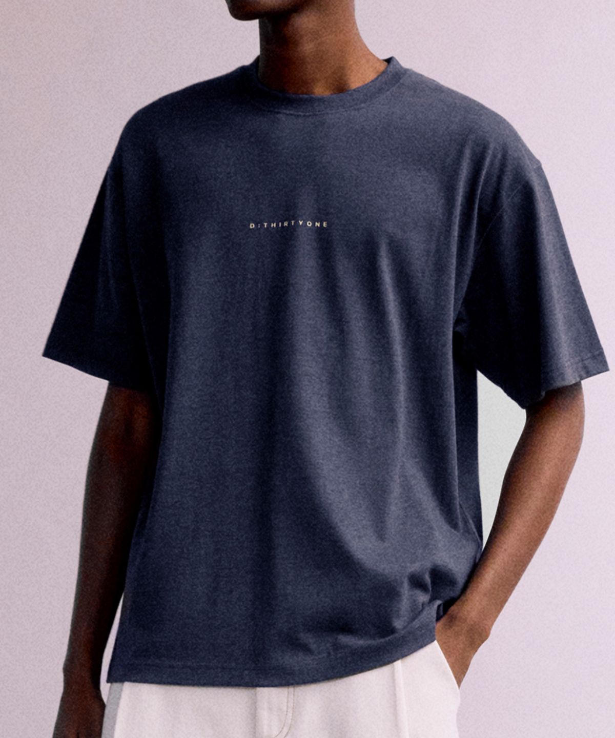 디써티원(DTHIRTYONE) Small Logo Pigment-Dyed T-shirt (NAVY)