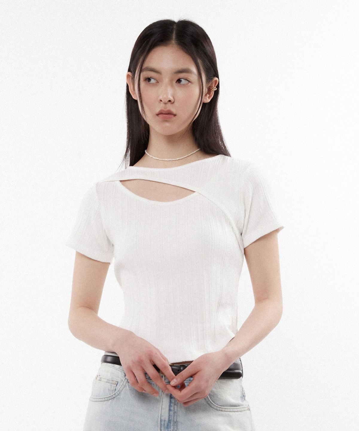 키뮤어(KIIMUIR) (우먼) 리브드 컷앤소 반팔 티셔츠_화이트