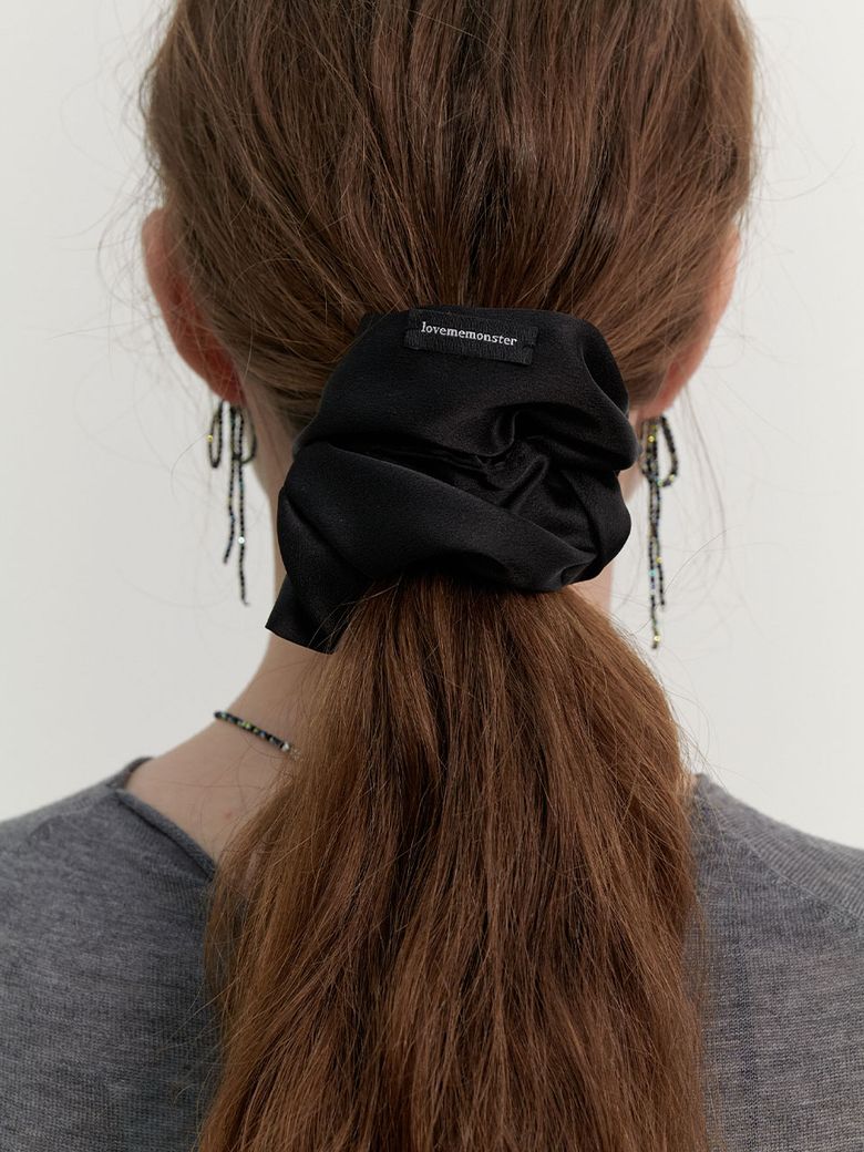 Essential Satin Scrunchy M (L241MHA060)