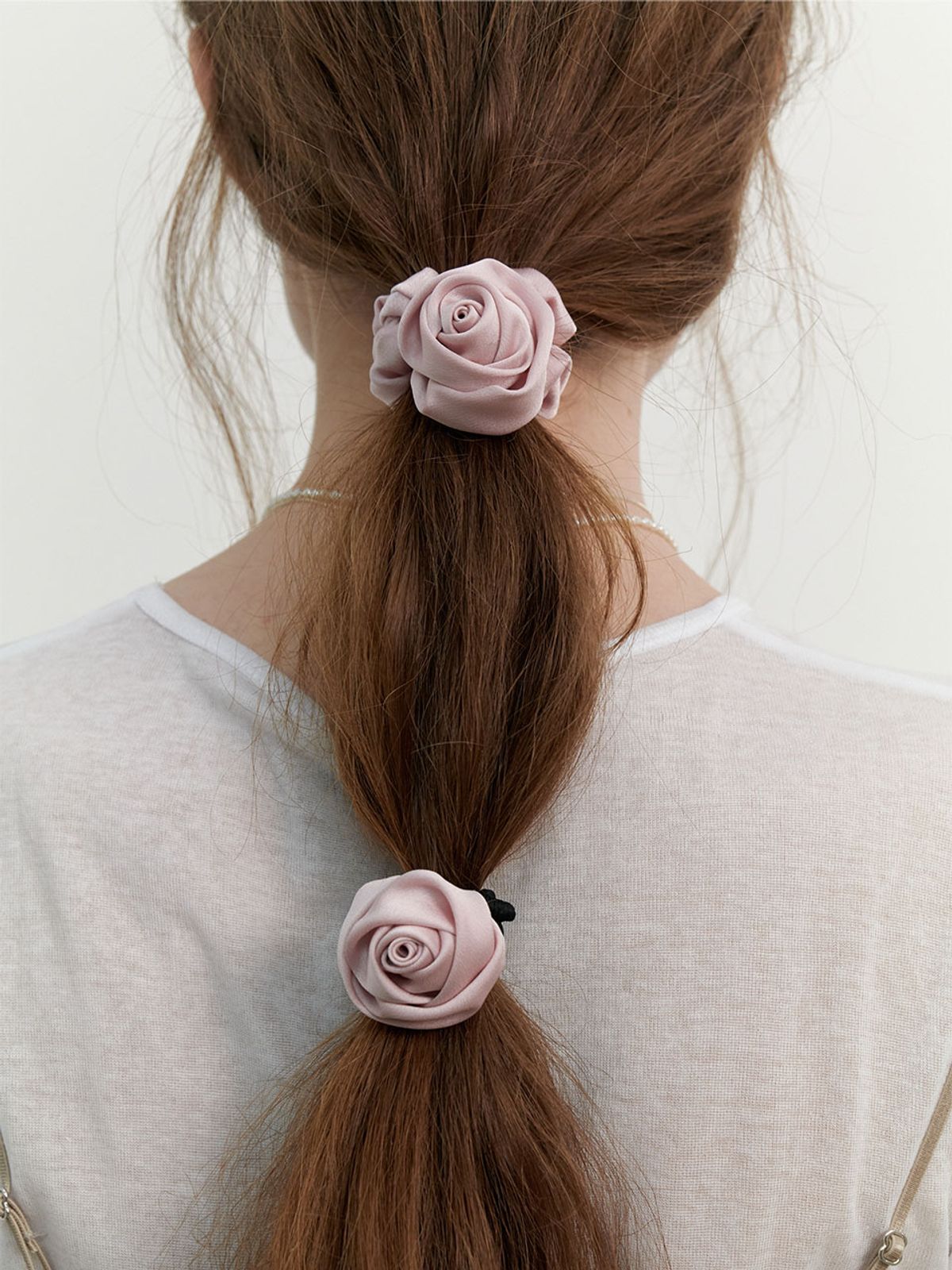 러브미몬스터(LOVE ME MONSTER) Satin Rose Scrunchy (L241MHA080)