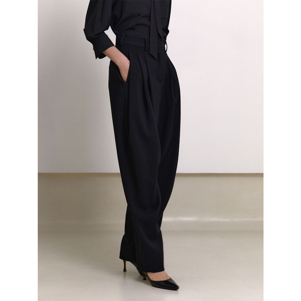 퍼블리카엑스(PUBLICKA X) MAGNUS PANTS BLACK