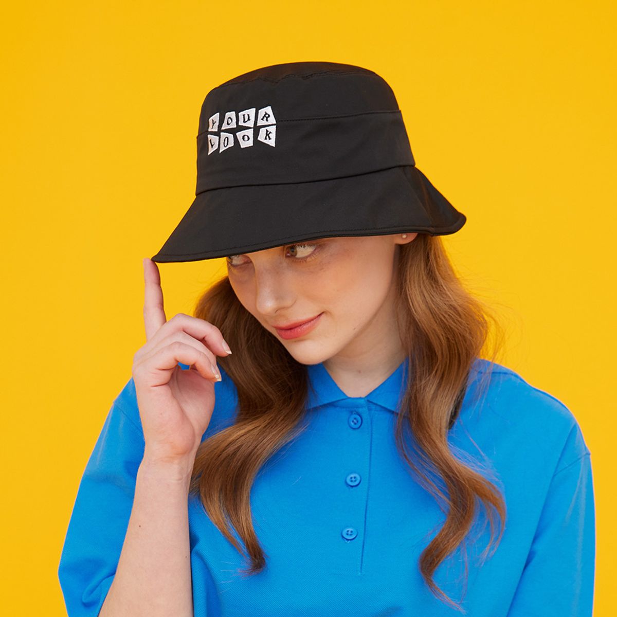 유룩(ULUK) 스퀘어 유룩 자수 절개 버킷햇 2color