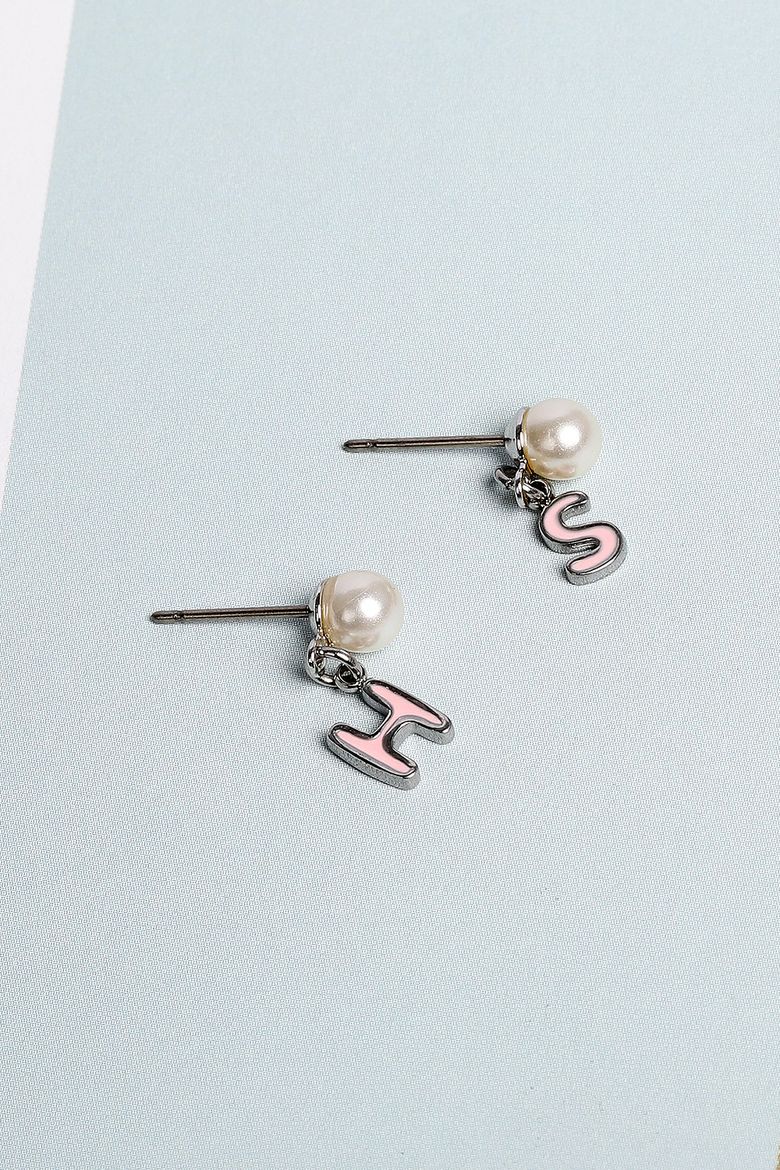미니 이니셜 진주 귀걸이 MIni Initial Pearl Earrings