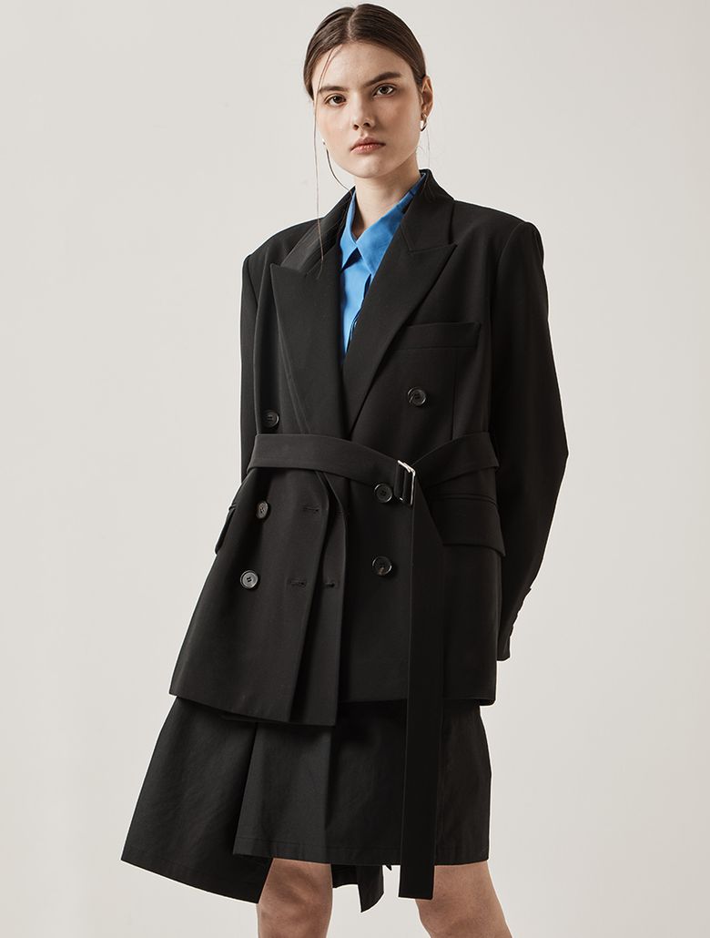 Peaked Collar Belted Jacket_Black + Black Collar 피크드 카라 벨티드 자켓_블랙+블랙 카라