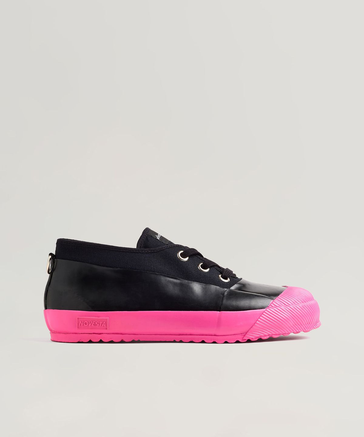 노베스타(NOVESTA) 러버 스니커즈 로우 Black/Pink