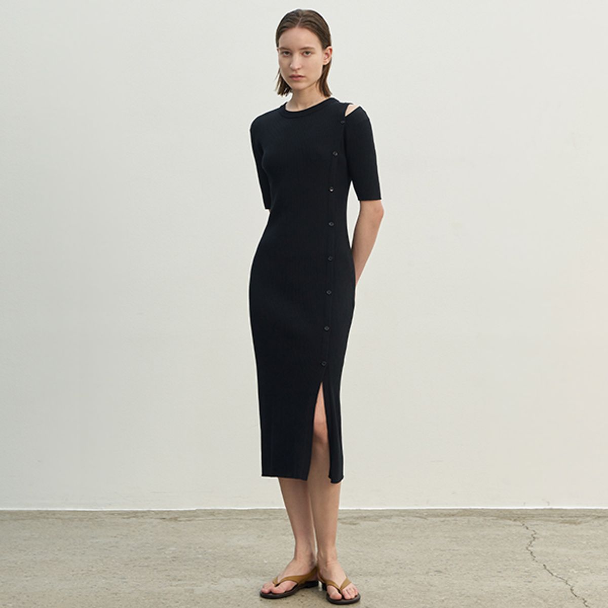 아틀리에 나인(ATELIER NAIN) ESSENTIAL HEBA CUTOUT KNIT DRESS(OP-6174)