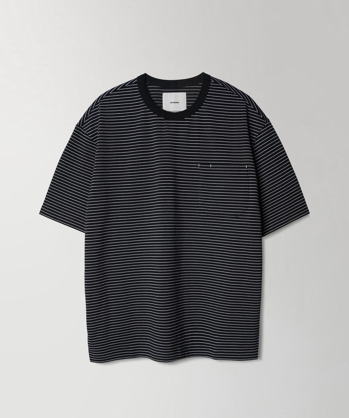 인더로우(INTHERAW) STRIPE CREW PANEL T SHIRT - BLACK