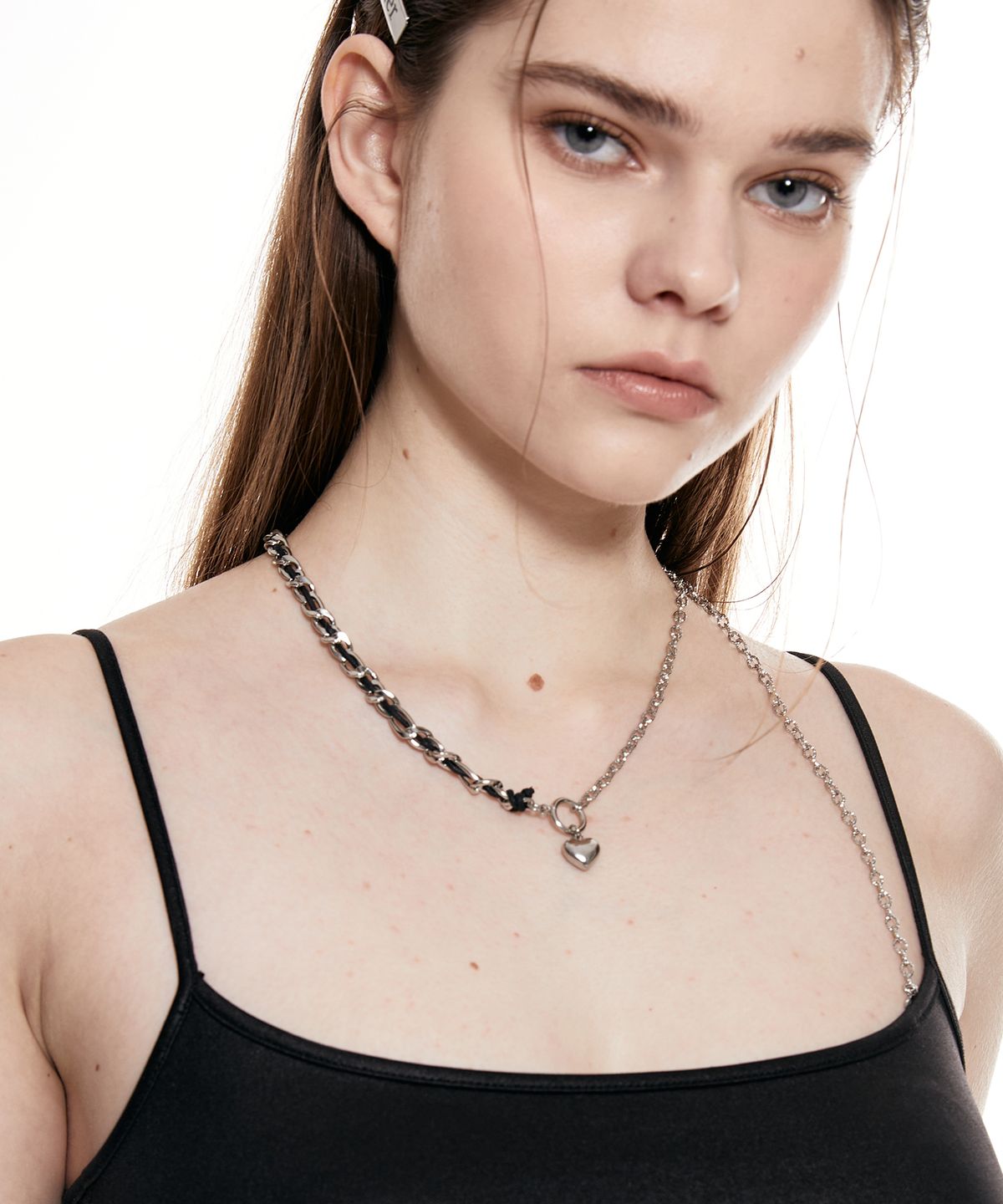 로맨티누어(ROMANTINUER) SN.87 NECKLACE [SIGNATURE R & STRING]