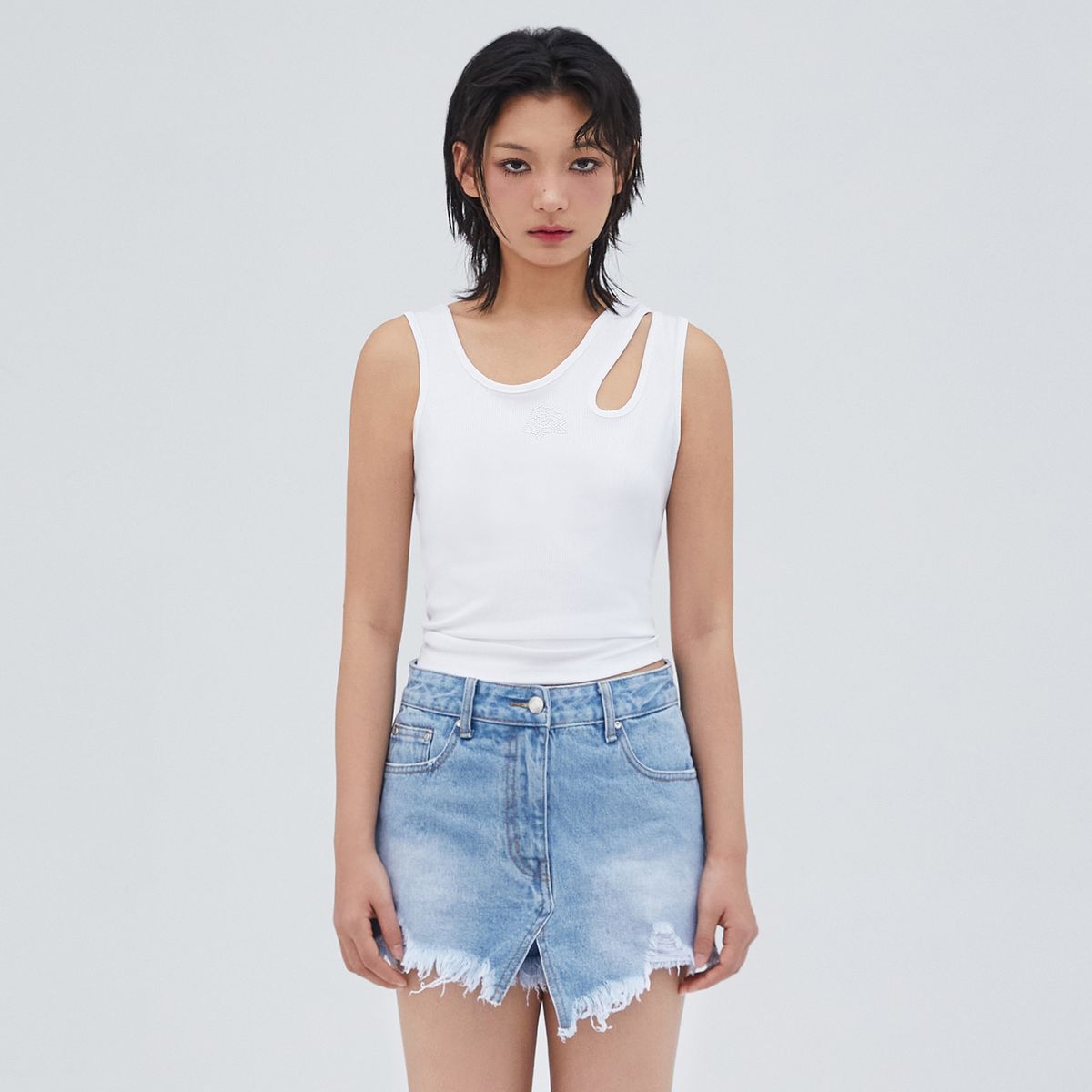 라라폭스(LALAFOX) CUT OUT ROSE SLEEVELESS WHITE BQ2BR002