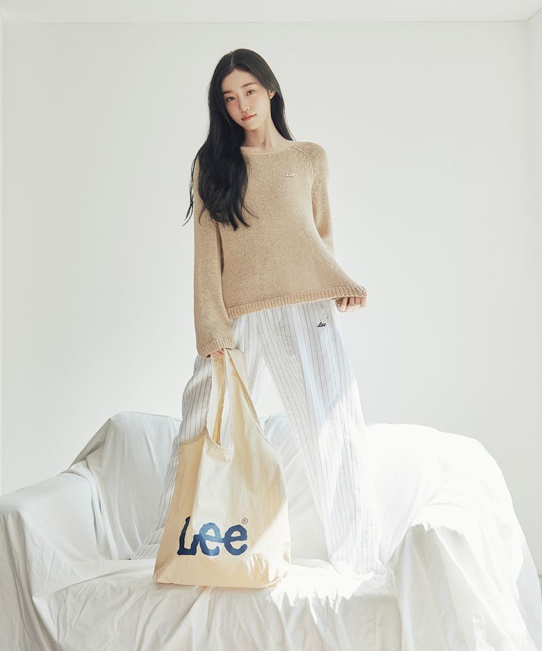 트위치 로고 경량 패커블백 베이지