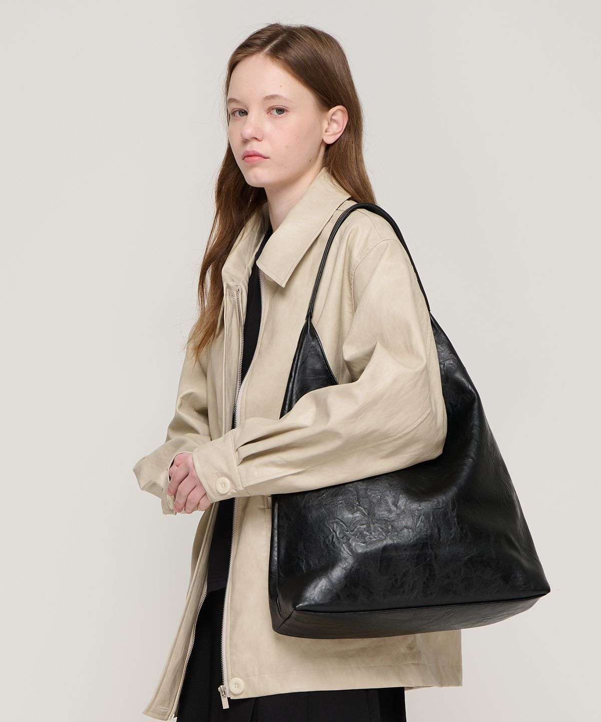 로아드로아(ROIDESROIS) 레더 숄더 호보백 (블랙)