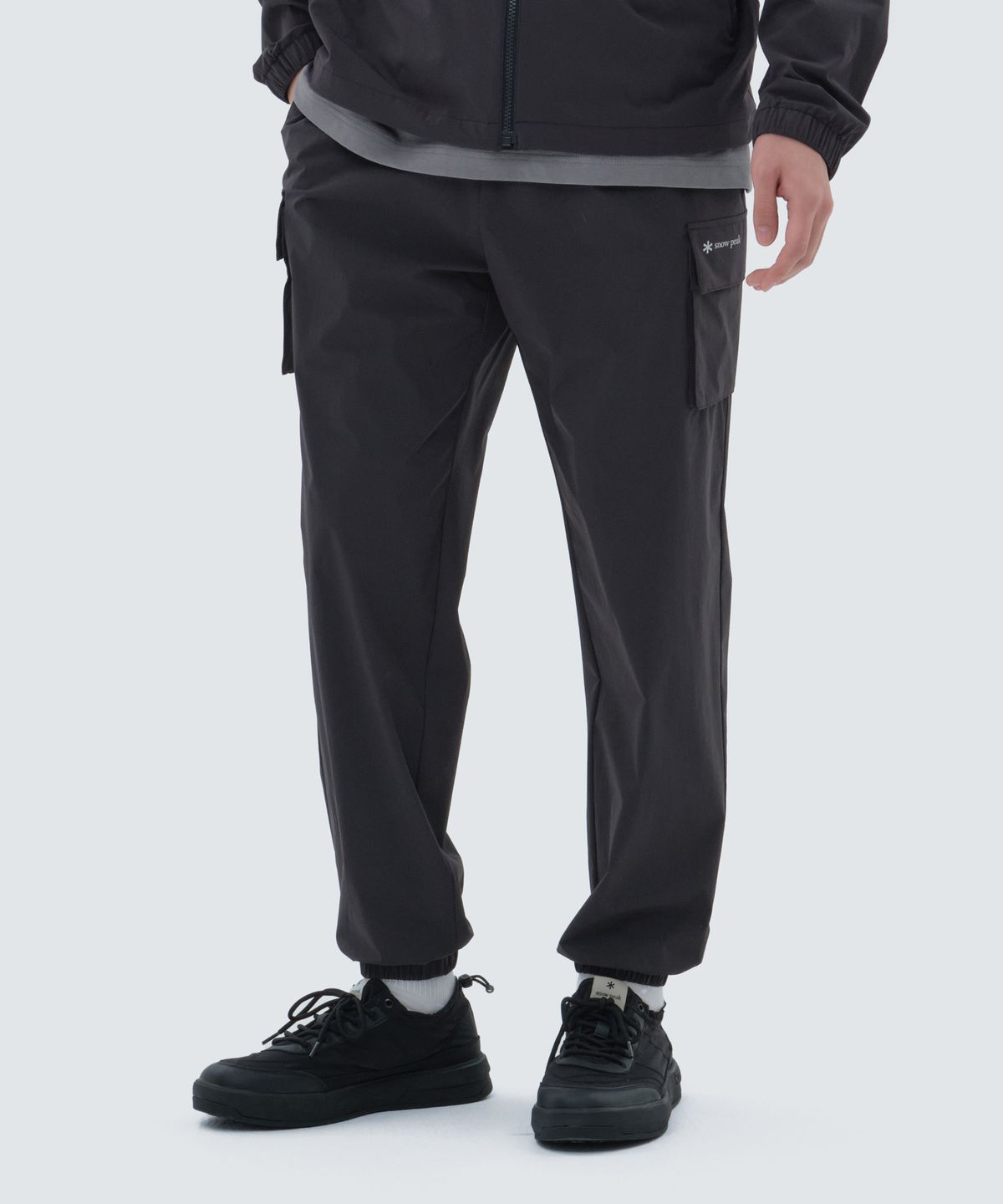 스노우피크 어패럴(SNOWPEAK APPAREL) 씬테크 우븐 카고 조거 팬츠 Charcoal (S24MUSPT62)