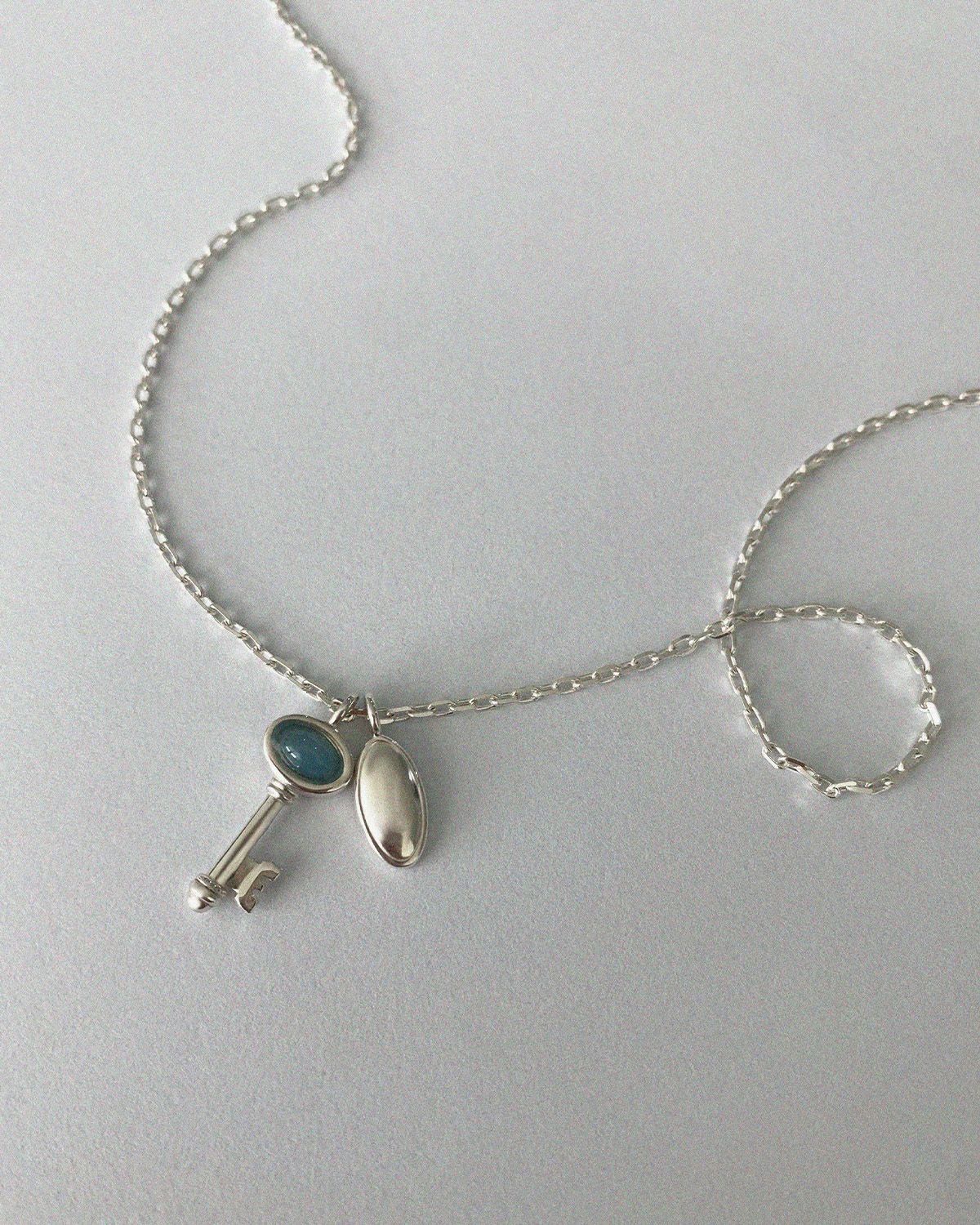 레브(REVE) Vintage key necklace -agate