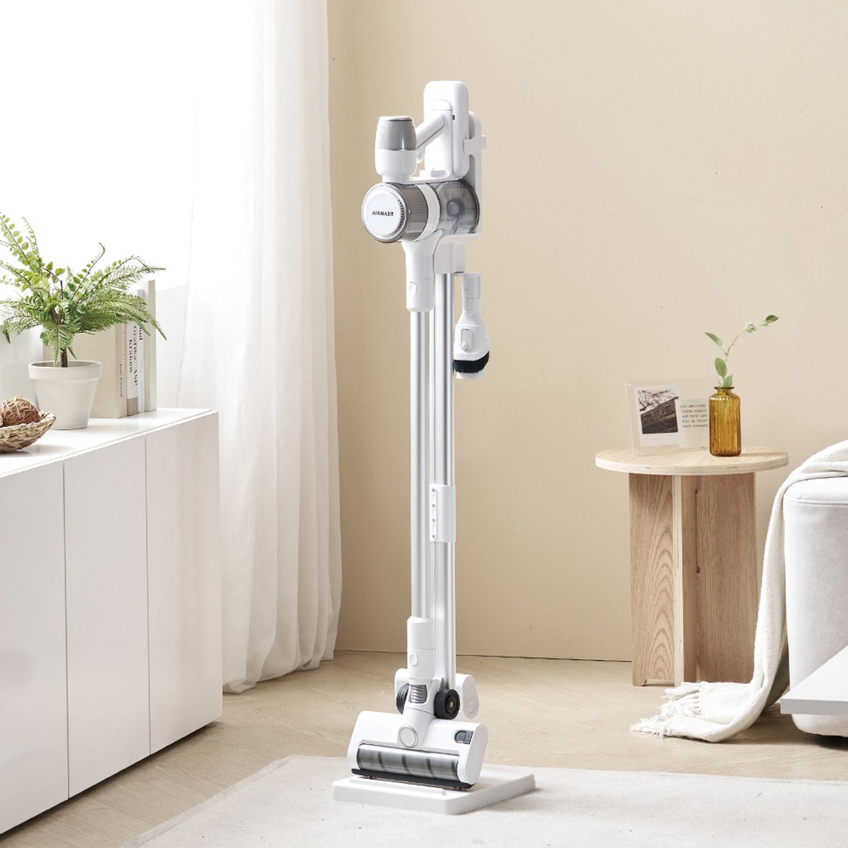 에어메이드(AIRMADE) 270W UV살균 스마트포스 라이트 진공 무선 핸디 청소기 AMC-2700L + 충전 거치대