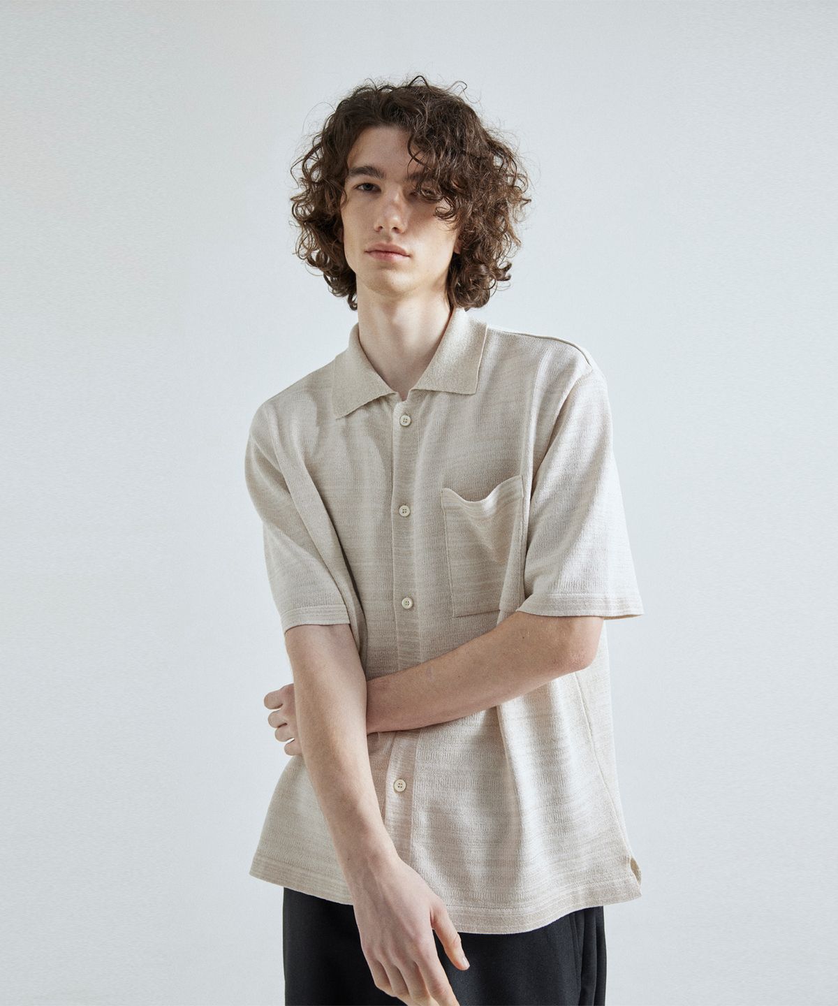 왓에버위원트(WHATEVERWEWANT) METALLIC SHIRT KNIT [IVORY]