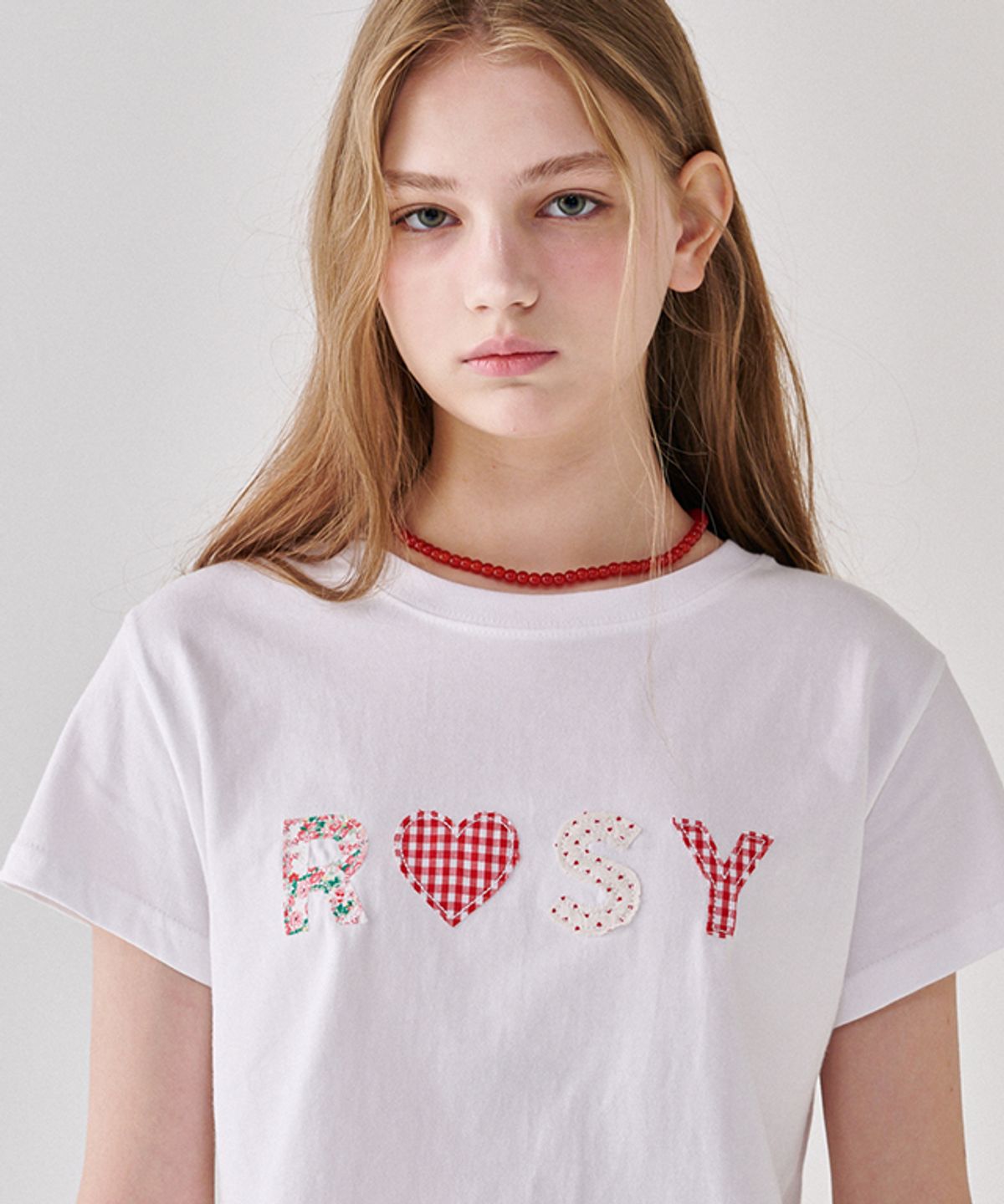 론론(RONRON) ROSY APPLIQUE CROP T SHIRT WHITE