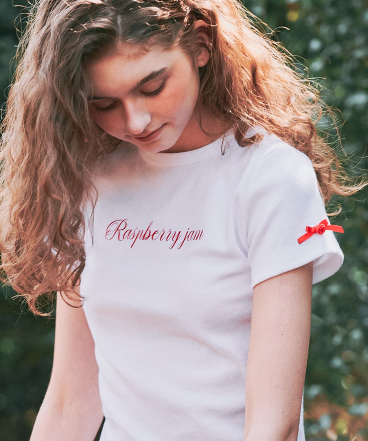 론론(RONRON) ROSE RIBBON POINT SLIM CROP T SHIRT WHITE