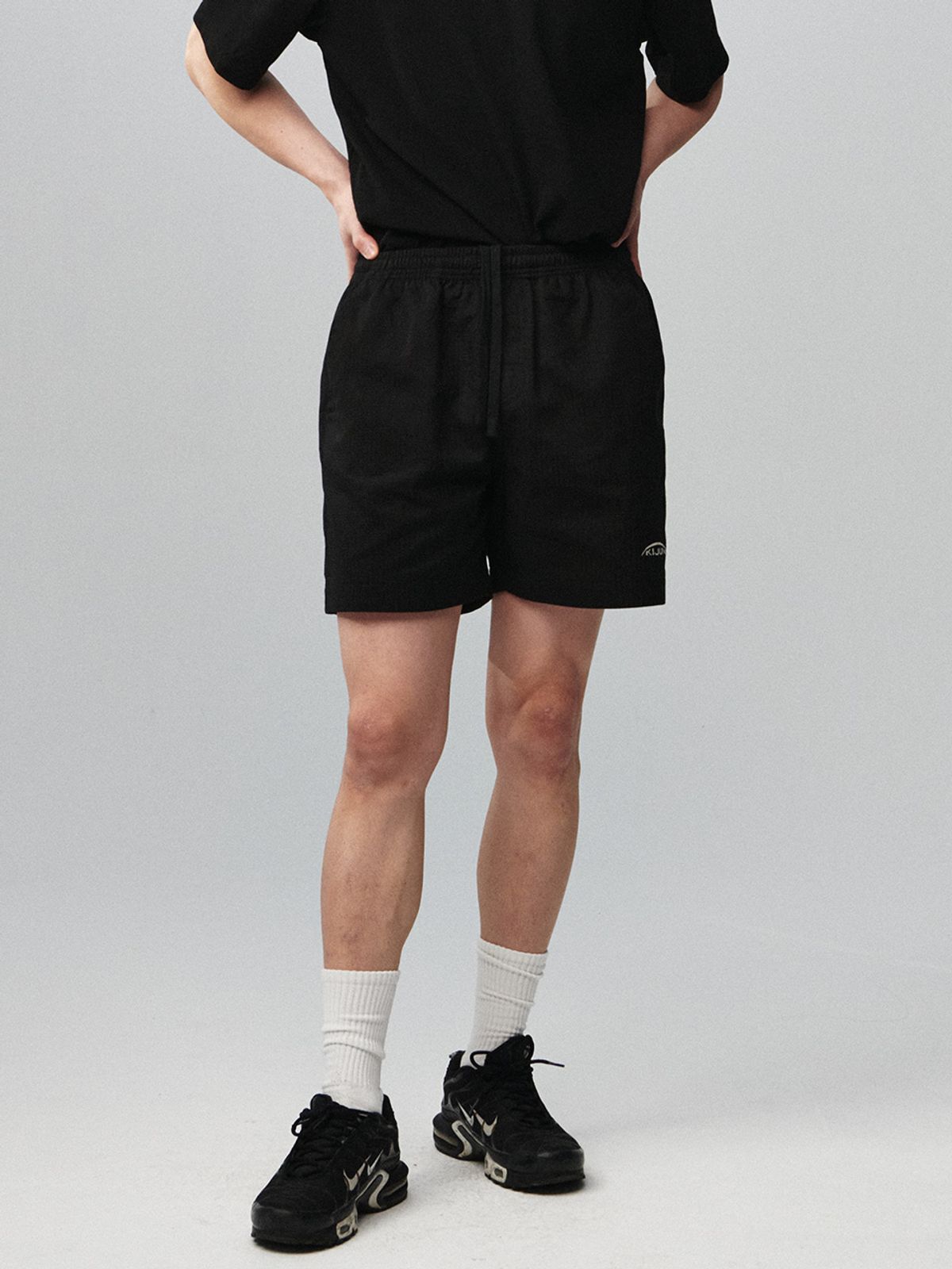 기준 맨(KIJUN MEN) Stitched Cotton Shorts Black