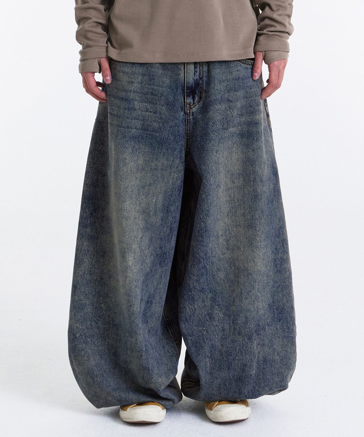 기철(KICHUL) BALLOON FIT DENIM PANTS (BROWN TIN WASHED)