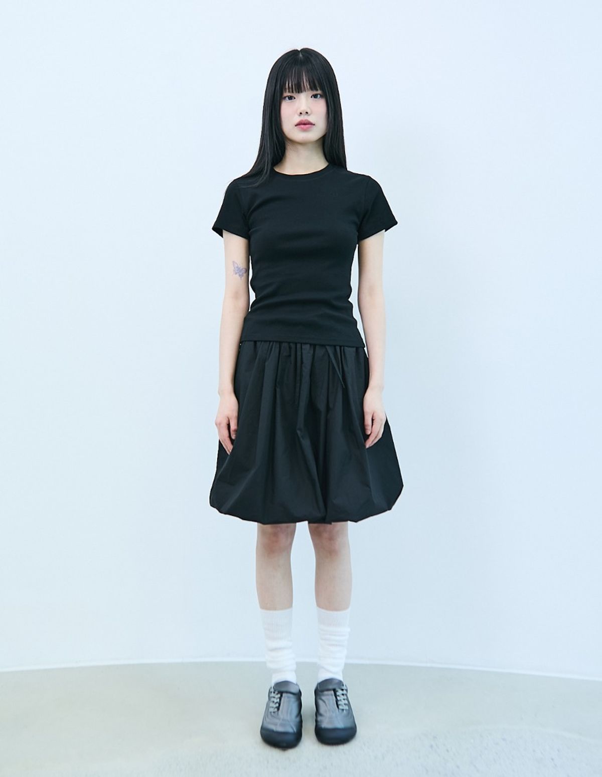 챈스챈스(CHANCECHANCE) CH EMBROIDERED LOGO WOMAN T-SHIRT(BLACK)