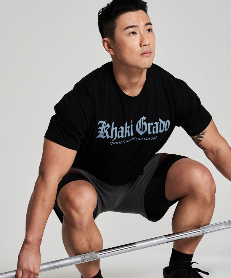 불꽃 로고 머슬드 레귤러핏 반팔 티셔츠 (블루블랙/잉크블랙)