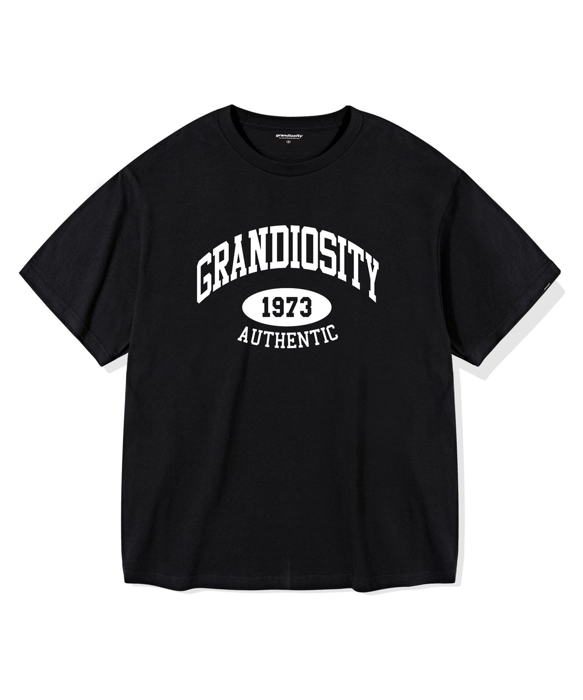 그랜디오시티(GRANDIOSITY) 어센틱 로고 오버핏 반팔 티셔츠 (블랙)
