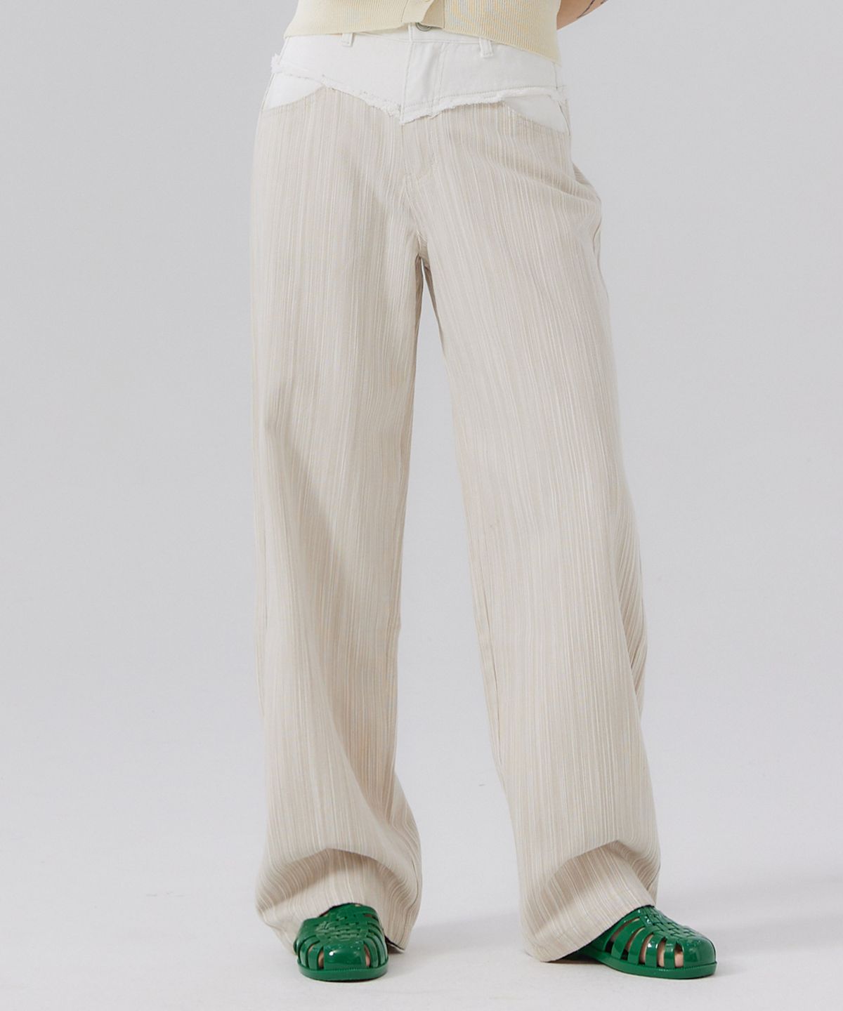 델리센트(DELICCENT) 데님 믹스 절개 팬츠 [BEIGE]