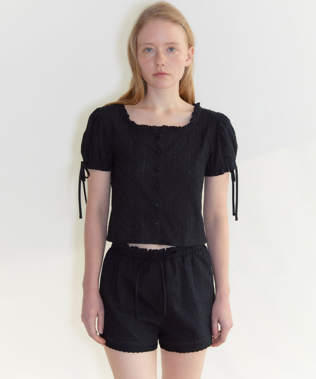 시눈(SINOON) Eyelet Blouse (Black)