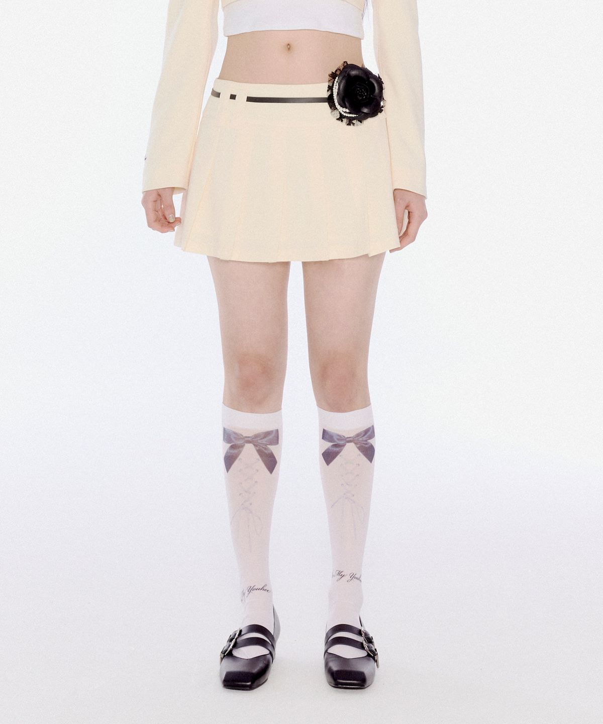 유희(YOUHEE) BELT PLEATS MINI SKIRT CREAM